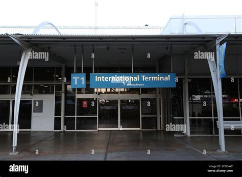 sydney international airport terminal 1.